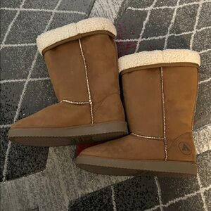 Faux fur -Lined Boots 8.5